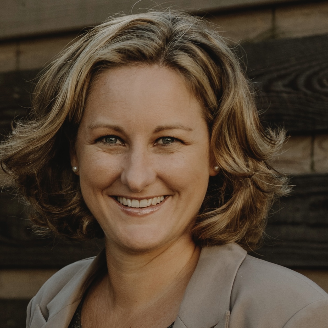 Dr. Lara Sprenger